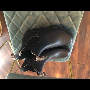 Womens Blundstone Boots size US 7.5.